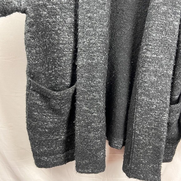 Urban Outfitters Women’s Wool Gray Black Heavyweight Wool Cardigan Sweater Sz L - Picture 3 of 9
